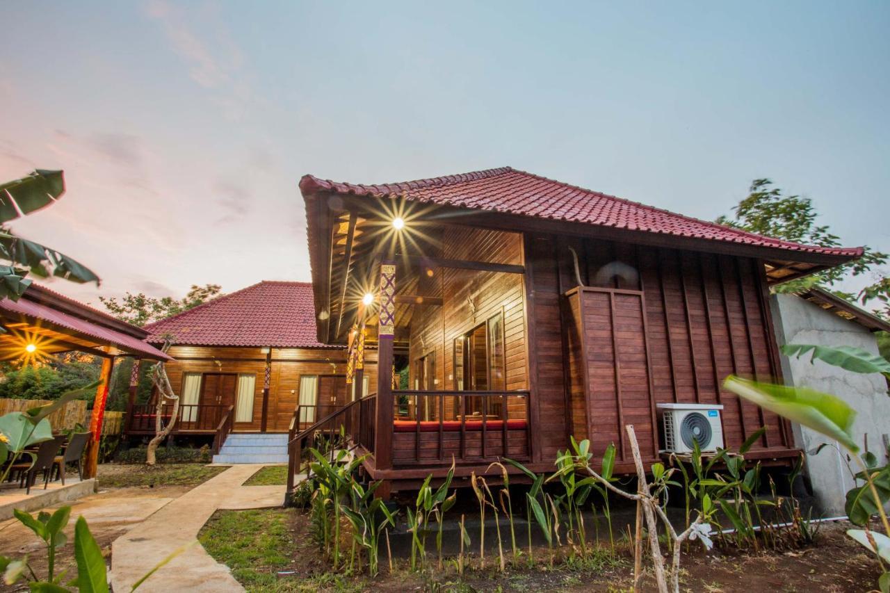 Uma Hostel Lembongan Экстерьер фото